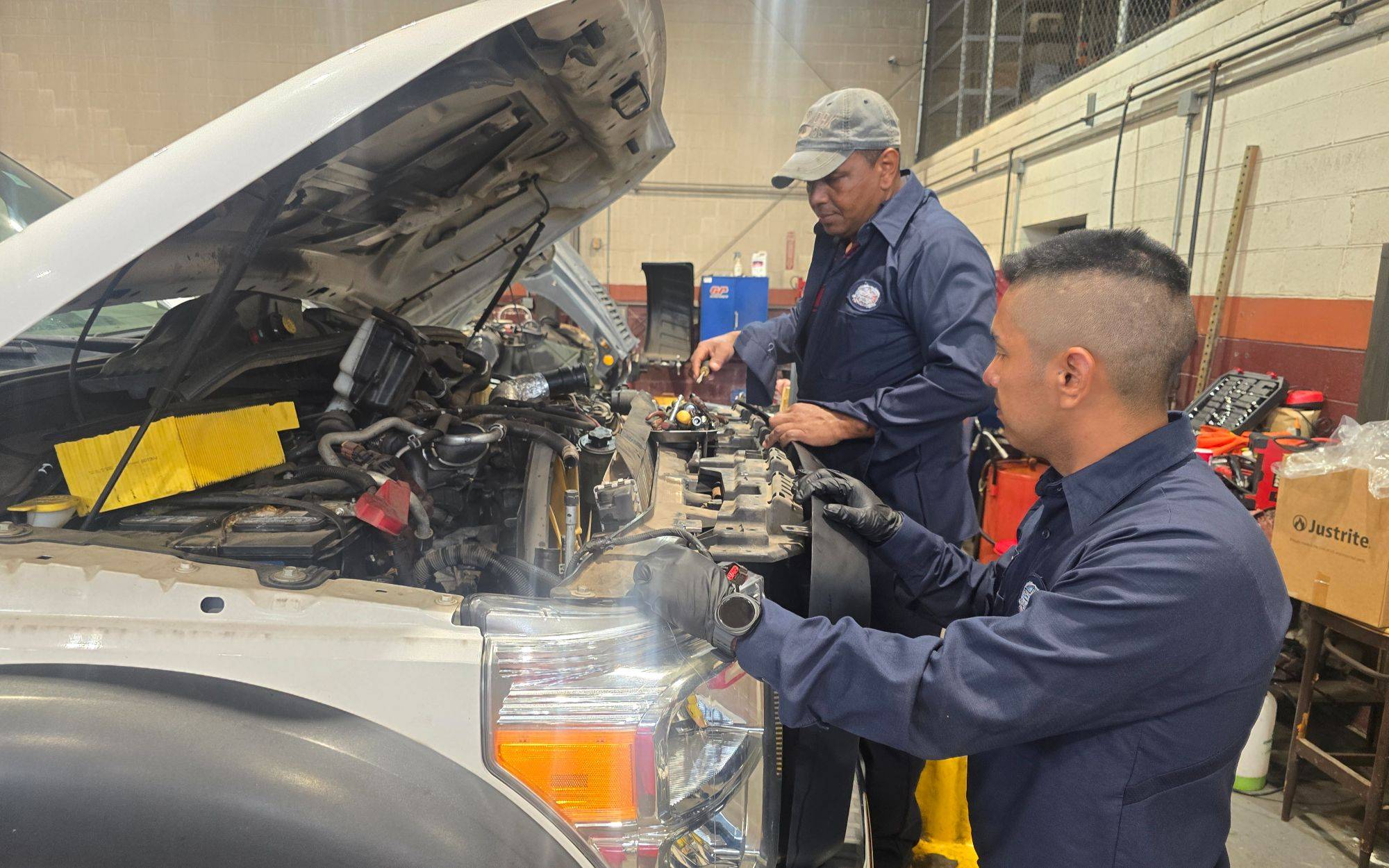 Select Truck Auto Repair New (2)